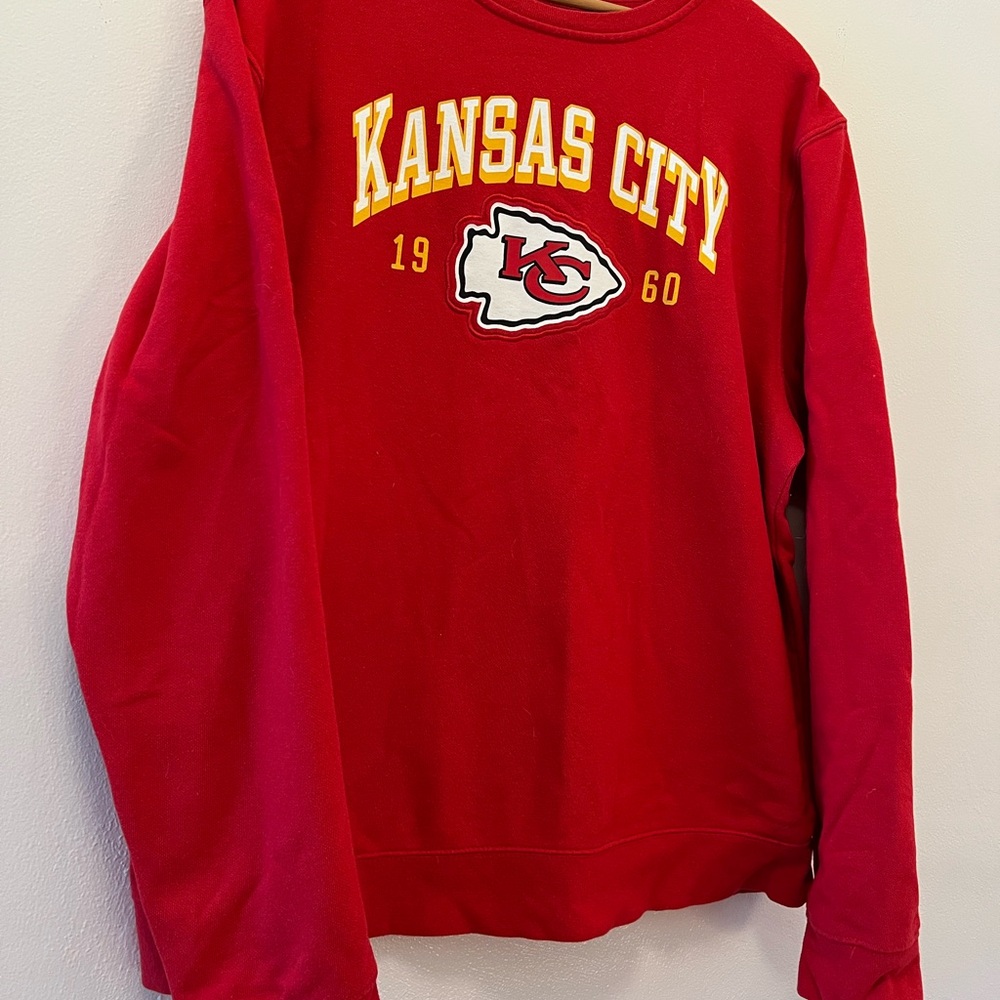 Kansas City Chiefs Red Embroidered Sweatshirt Women’s Large - Picture 2 of 7